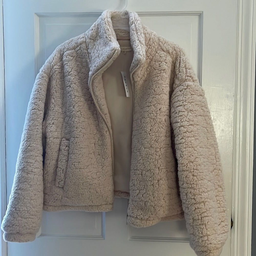 NWT Pacsun (la hearts) ivory sherpa/teddy bear jacket!